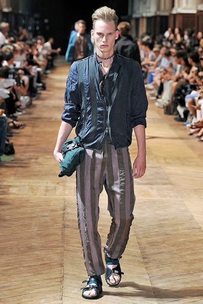 Look 24